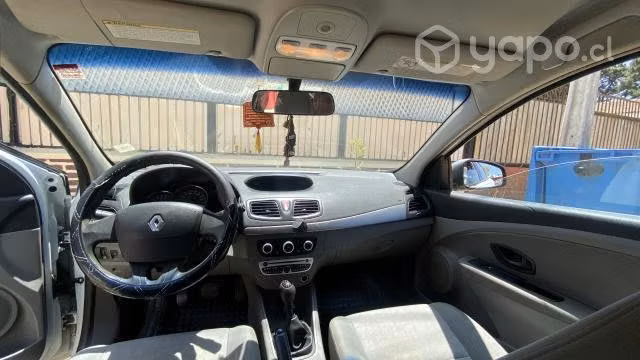 Renault fluente 2012