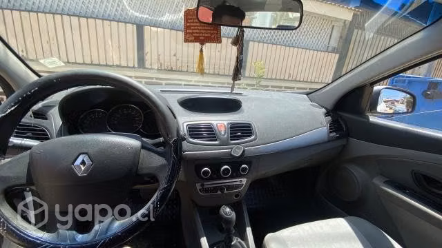 Renault fluente 2012