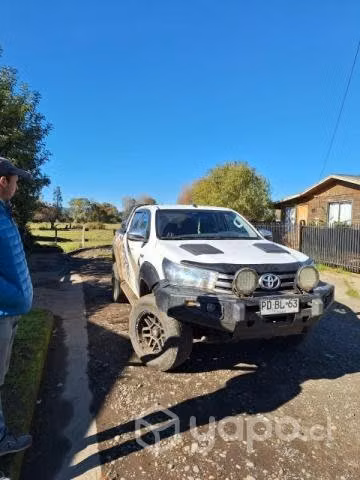 Se vende camioneta Toyota Hilux SR año 2020 diesel