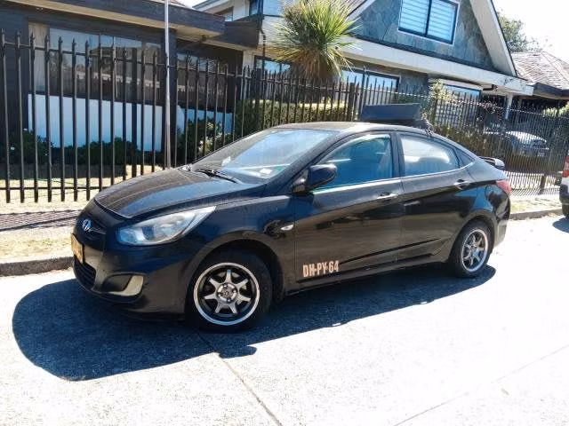 Vendo HYUNDAI ACCENT 2011 colectivo con cupo