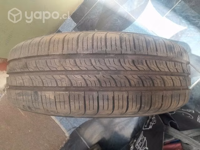 Vendo neumatico con llanta incluida
