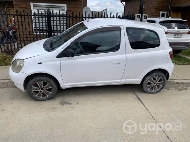 Toyota vitz año 2000