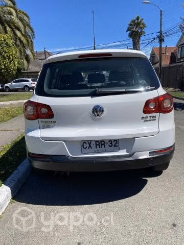 Volkswagen tiguan 2011