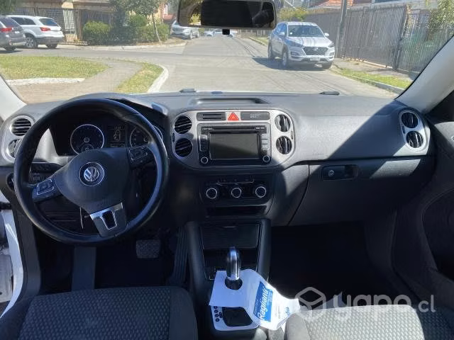 Volkswagen tiguan 2011
