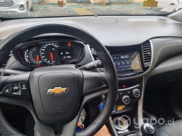 Tracker 1.8 FWD LS MT