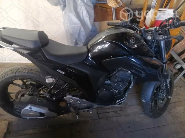 Moto Yamaha FZ 250
