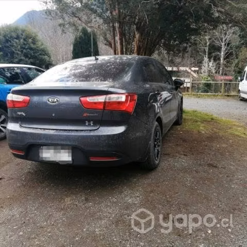 Se vende auto kia rio 4 2012