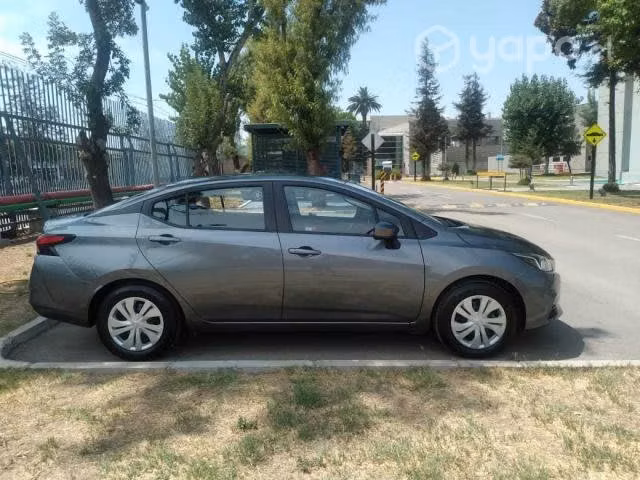 Nissan versa 2022