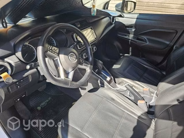 Nissan versa 2022