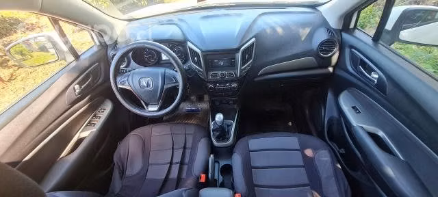 Se vende auto changan