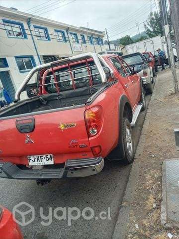 Camioneta l200 en excelente condiciones solo x re - Imagen 4