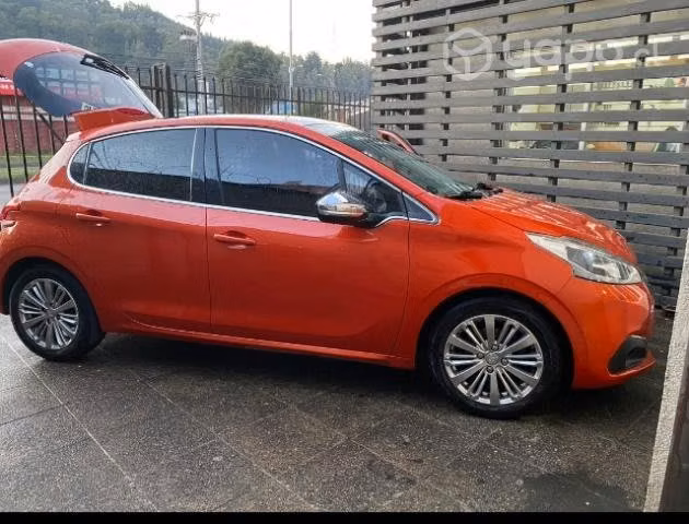 Peugeot 208 DIÉSEL 1.6 conversable - Imagen 2