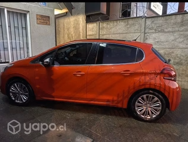 Peugeot 208 DIÉSEL 1.6 conversable - Imagen 3
