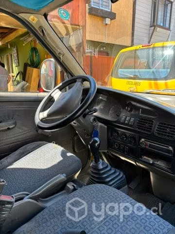 Kia Besta 2.7