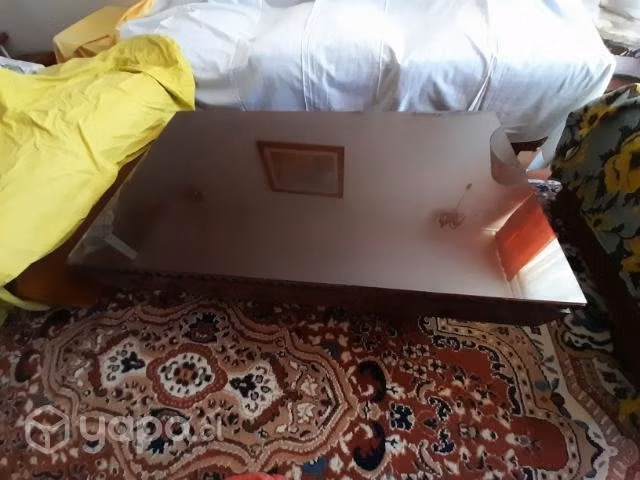 Mesa de centro,madera y vidrio más de 50 años