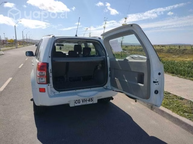 Suzuki grand nomade 2010