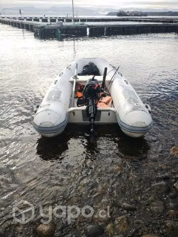 Bote semi rigido
