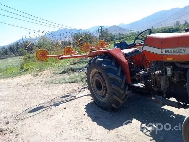 Tractor con equipamiento completo