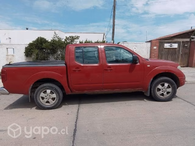 Camioneta Nissan navara LE 4X4 2.5