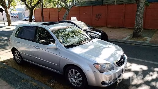 Kia cerato 2005