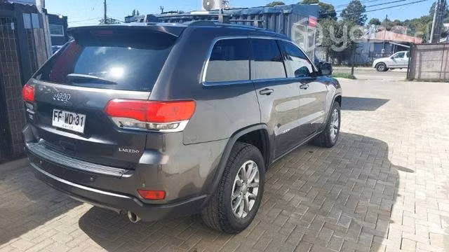 Jeep grand cherokee laredo 4x2