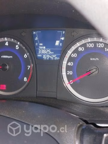 Hyundai accent 2011