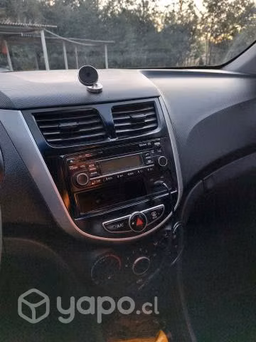 Hyundai accent 2011
