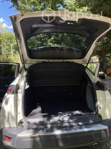 Peugeot 2008 allure pack blue hdi 1.5 aut, año 202