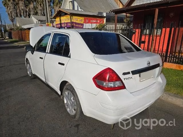 Vendo Nissan Tiida 2011
