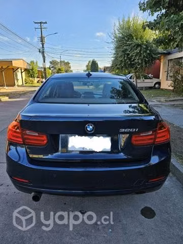 Bmw 320i 2.0 AT 2013