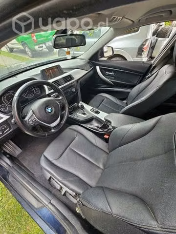 Bmw 320i 2.0 AT 2013