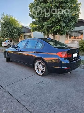 Bmw 320i 2.0 AT 2013