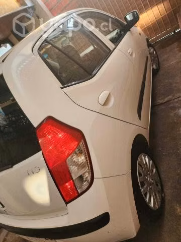 Hyundai i-10 2010 - Imagen 3