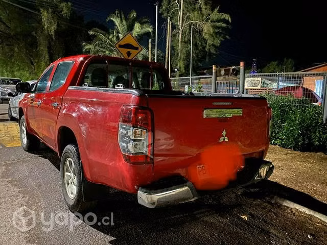 Camioneta Mitsubishi