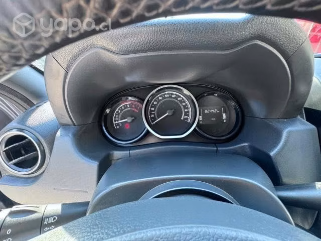 Vendo camioneta 4x4 año 2021 ranault oroch 2.0