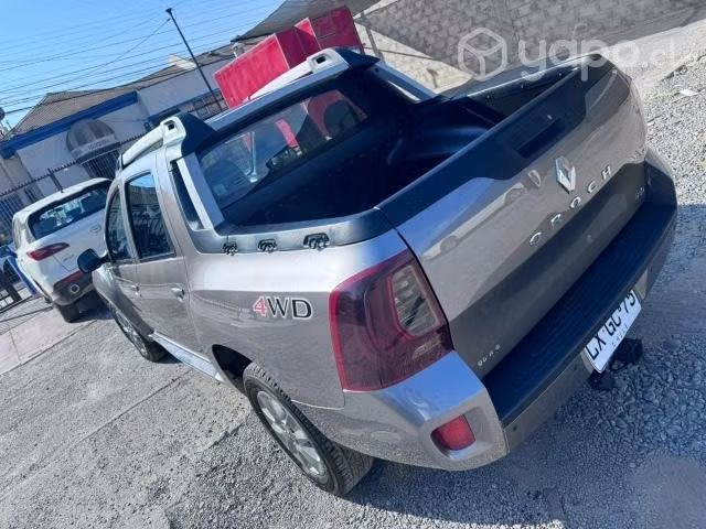 Vendo camioneta 4x4 año 2021 ranault oroch 2.0