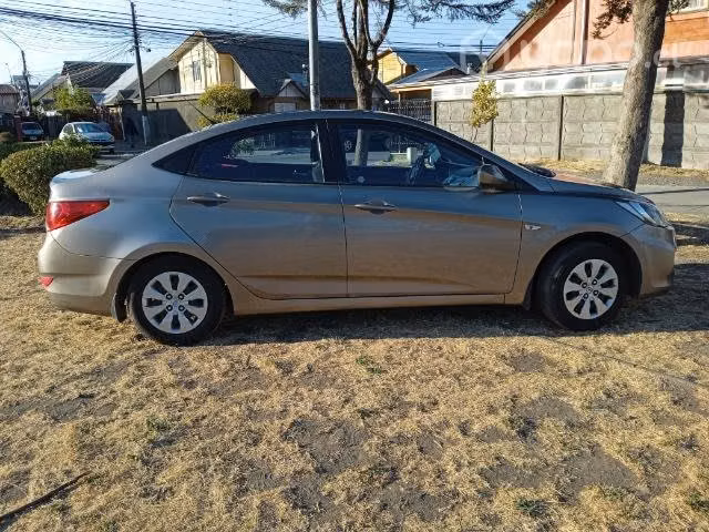 Hyundai Accent 1.4 RB - Imagen 6