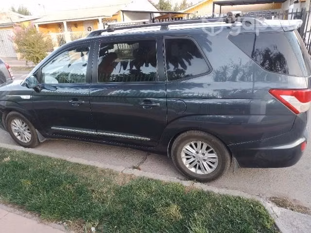 Ssangyong stavic 2014