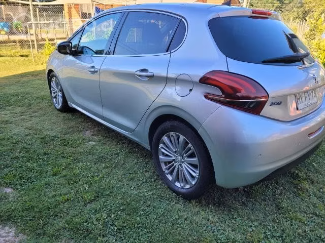 Peugeot 208 1.6 hdi - Imagen 6