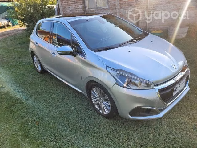 Peugeot 208 1.6 hdi - Imagen 2