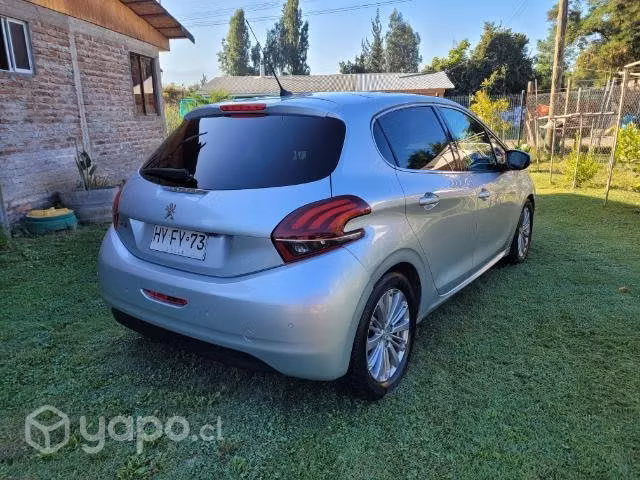 Peugeot 208 1.6 hdi - Imagen 5