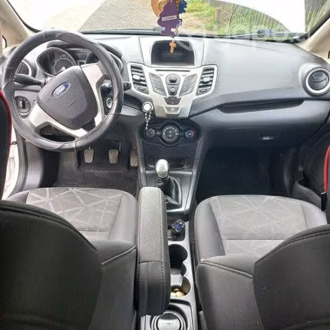 Ford fiesta - Imagen 7