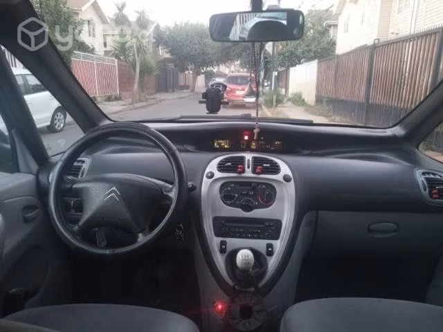 Vendo xsara picasso 2011