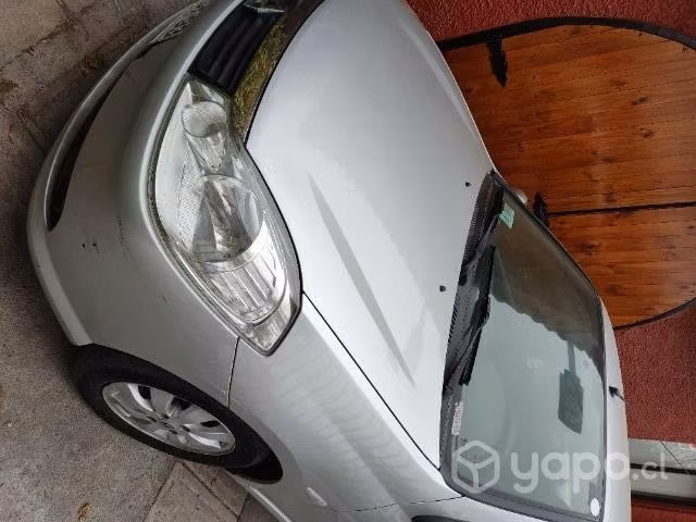 RENAULT SYMBOL   2012