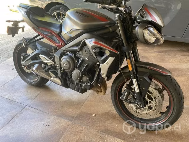 Vendo moto Triumph street triple R 2020