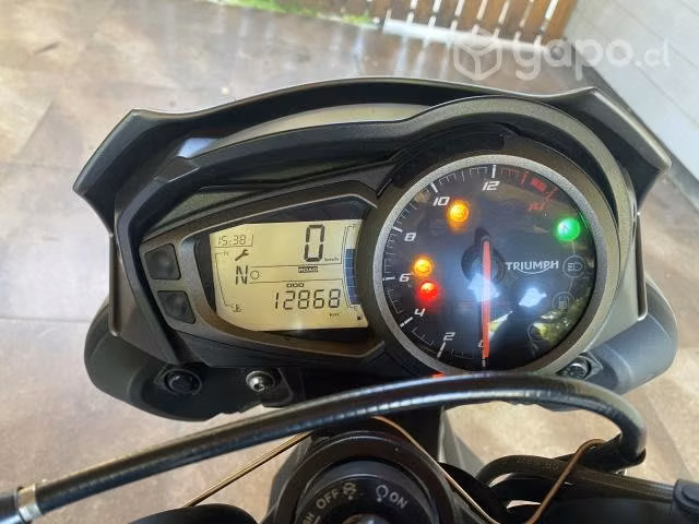 Vendo moto Triumph street triple R 2020