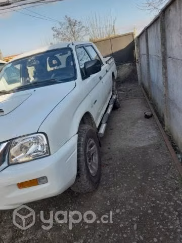 Camioneta diesel Mitsubishi