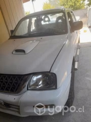 Camioneta diesel Mitsubishi