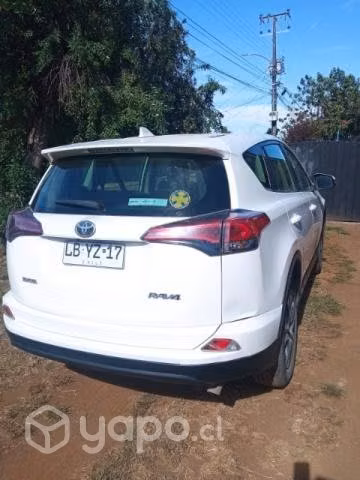 Vende su dueño Toyota RAV4 4 2019, único dueño