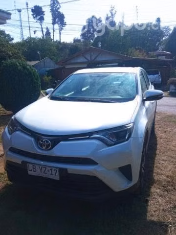 Vende su dueño Toyota RAV4 4 2019, único dueño